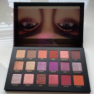 HUDA BEAUTY DESERT DUSK EYESHADOW PALETTE